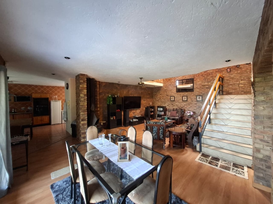 4 Bedroom Property for Sale in Kosmos North West